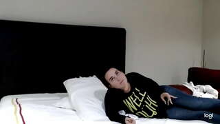 Bigyan ako ang kanyang lechita habang ang isa pang malupit