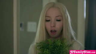 ���ගේ අතෘප්තිකර තරුණ හුරුබුහුටි stepsister නතර කළ නොහැක maturbating මෙම slut