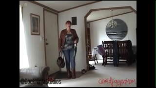 Moeder Laat Haar Seun Kyk Na Haar Masturbeer Sleepwa