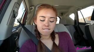 Horny Slut mashina va jamoat ichida mushuk bilan o&#039;ynash to&#039;xtatish mumkin emas: Brandibraids