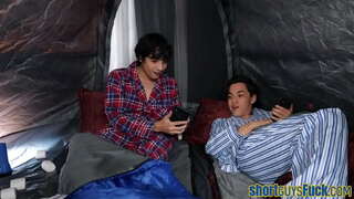 Busty км трахается бо коротышками дар триои, то кончит