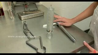 Огцом нэмэгдэж илжиг нь сувилагч тахиа иддэг Огцом нэмэгдэж илжиг нь сувилагч тахиа иддэг