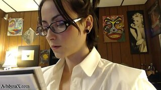 AdalynnX - Špinavé Fisty School Girl 2